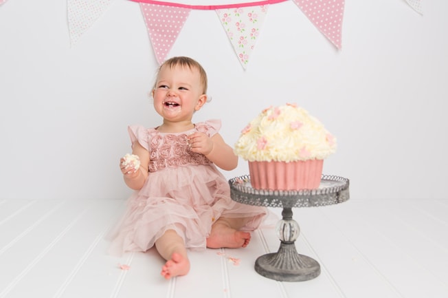 Martha’s 1st Birthday Cake Smash Photoshoot with Alison McKenny Photography